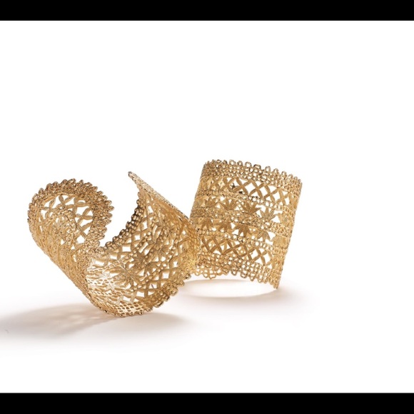 STELLA & DOT ‘Alila Lace Cuff’ Bracelet - Picture 2 of 10